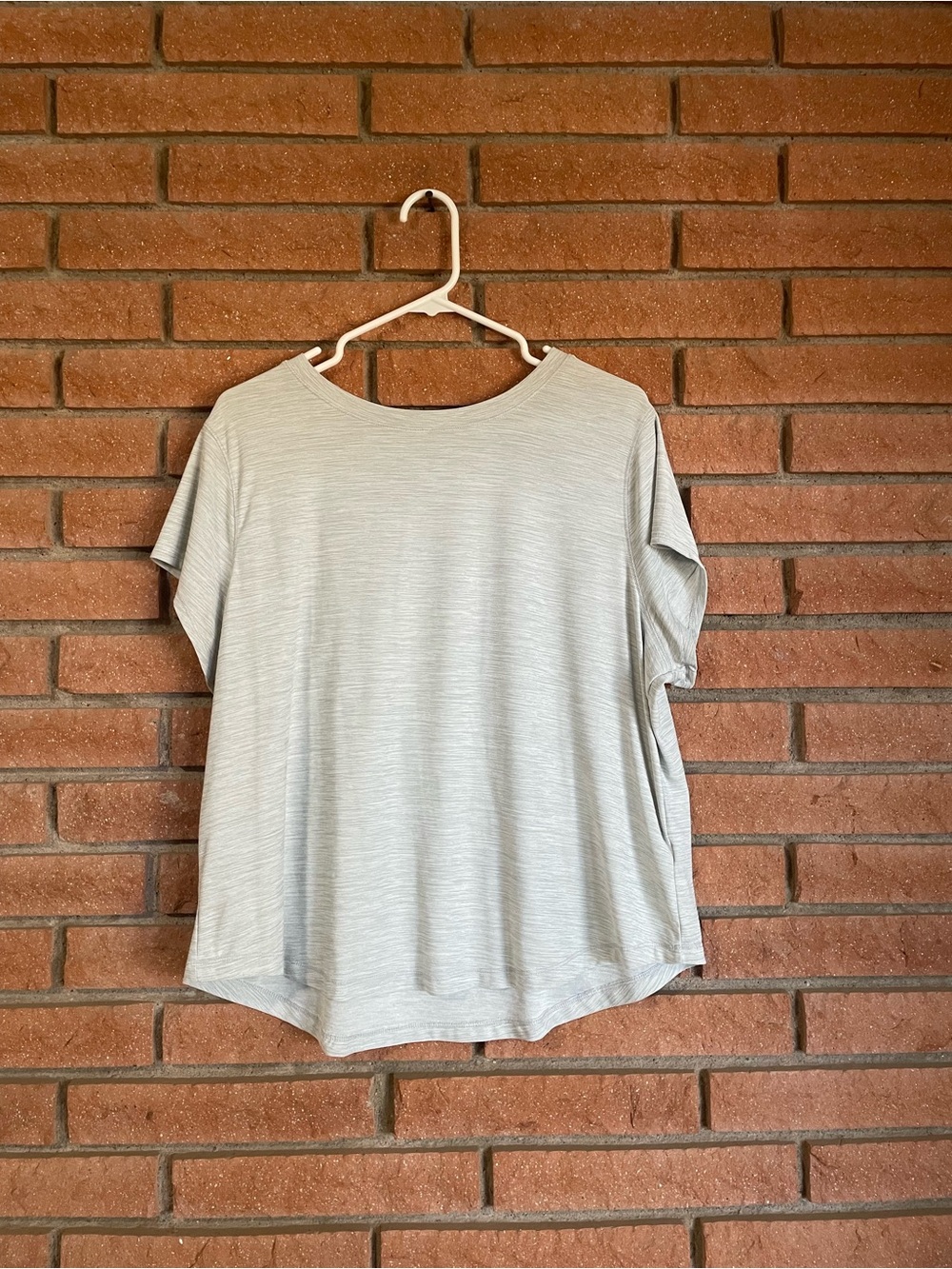 Old Navy Light Gray Short Sleeve Crew Tee